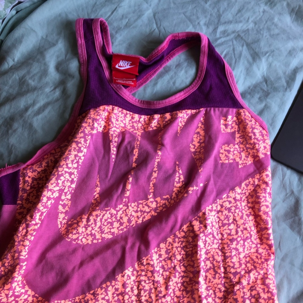 nike sleeveless shirt